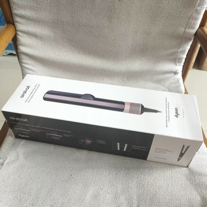 Dyson Airstrait HT01