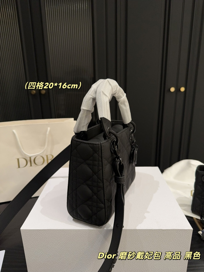 Dior Lady Dior Bag 012 DB002502512 17-24cm