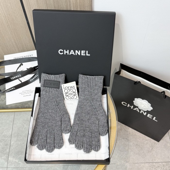 Loewe Gloves 001