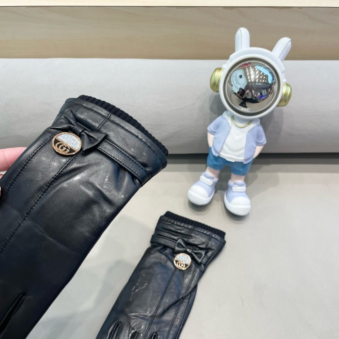 Gucci Gloves 016
