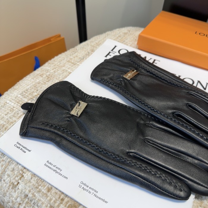 LV Gloves 010