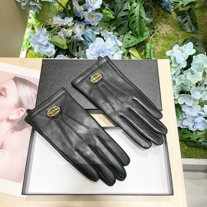 Prada Gloves 007