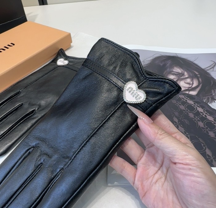 Miu Miu Gloves 001