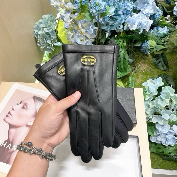 Prada Gloves 007