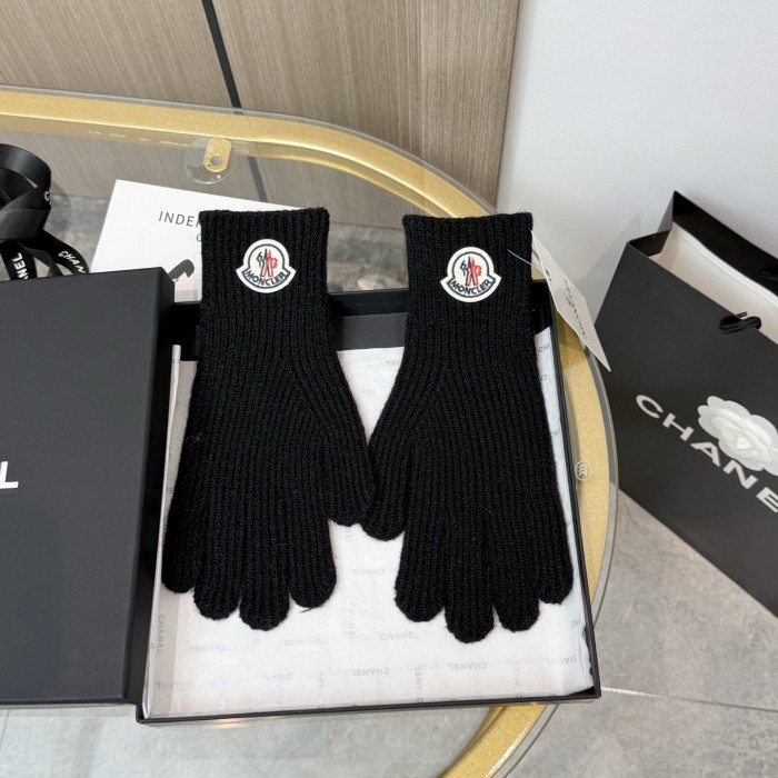 Moncler Gloves 001
