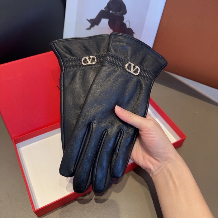 Valentino Gloves 010