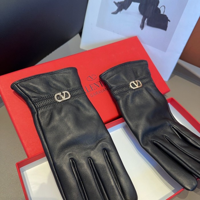 Valentino Gloves 010