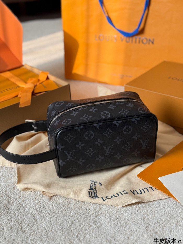 LV Dopp Kit Bag 242 DB531 22cm