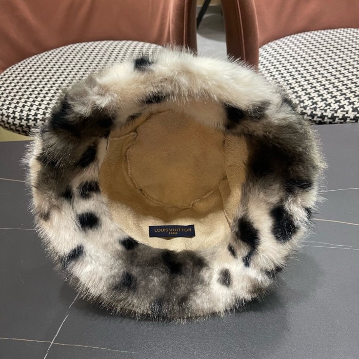 LV Hats & Caps 010