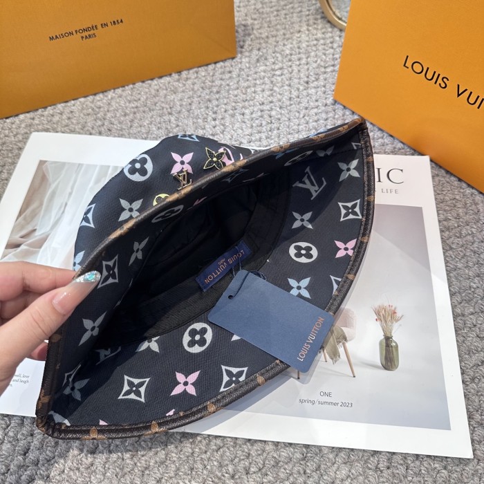 LV Hats & Caps 016