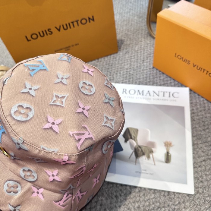 LV Hats & Caps 016