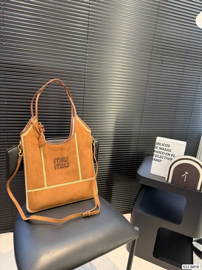 Miu Miu Tote 8819 DB571 35cm