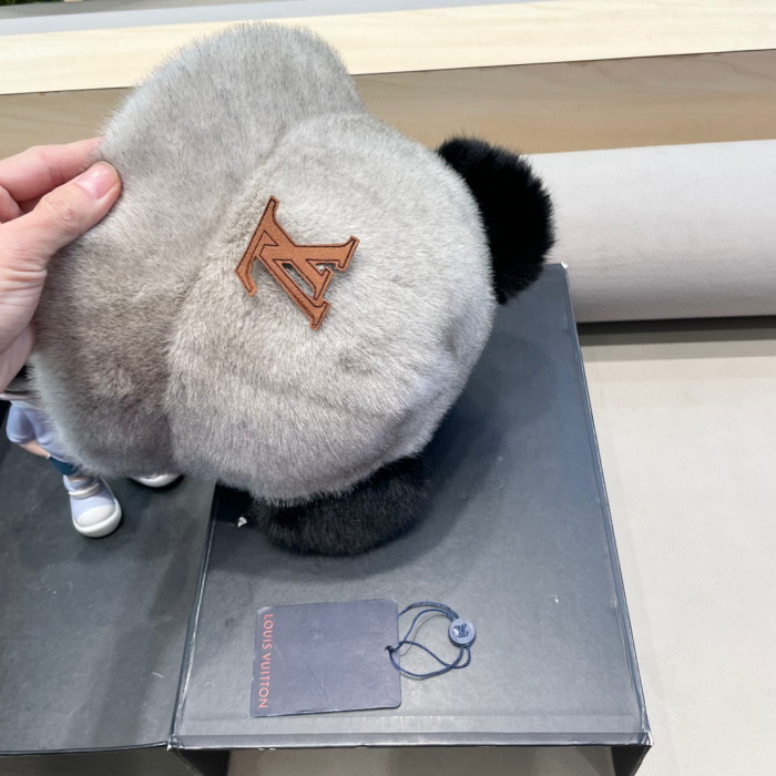 LV Hats & Caps 015