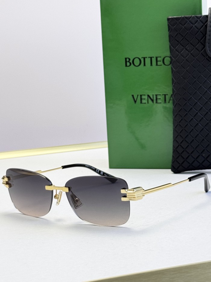 Bottega Veneta Sunglasses BTV3738