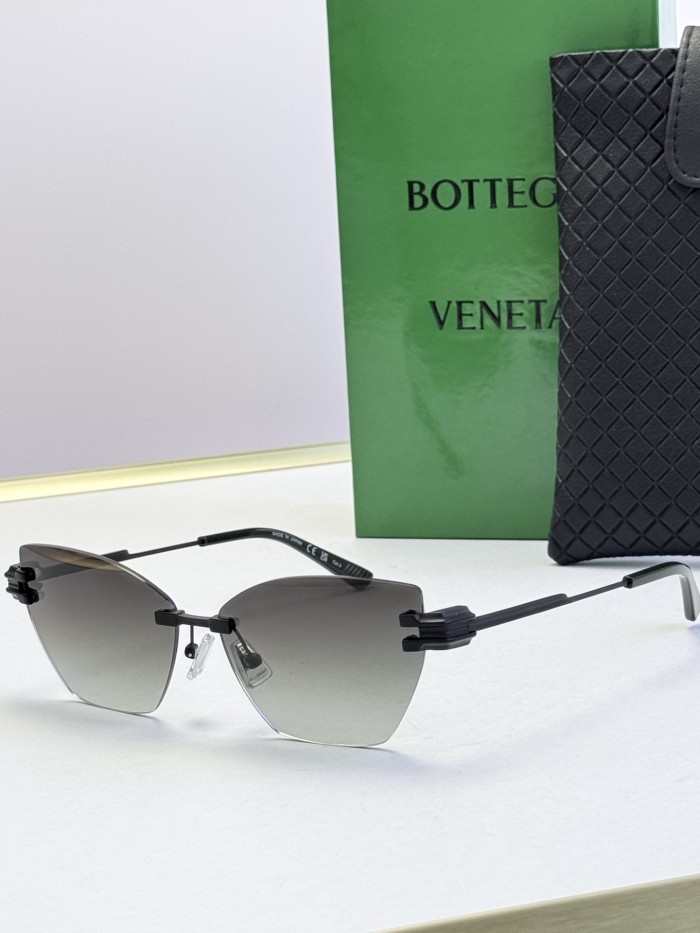 Bottega Veneta Sunglasses BTV3737