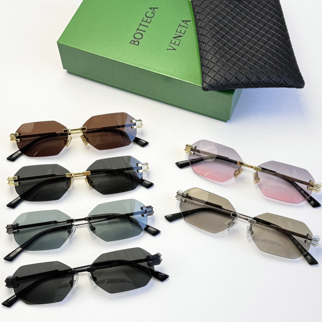 Bottega Veneta Sunglasses BTV3739