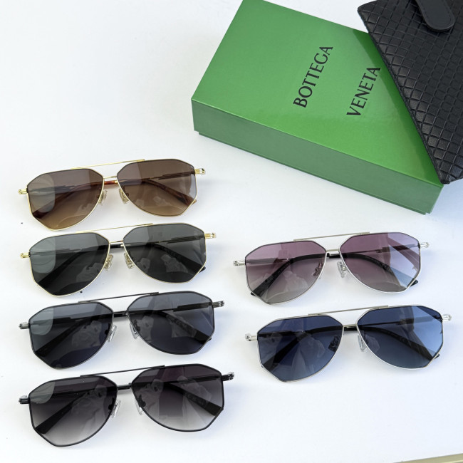 Bottega Veneta Sunglasses BTV3811