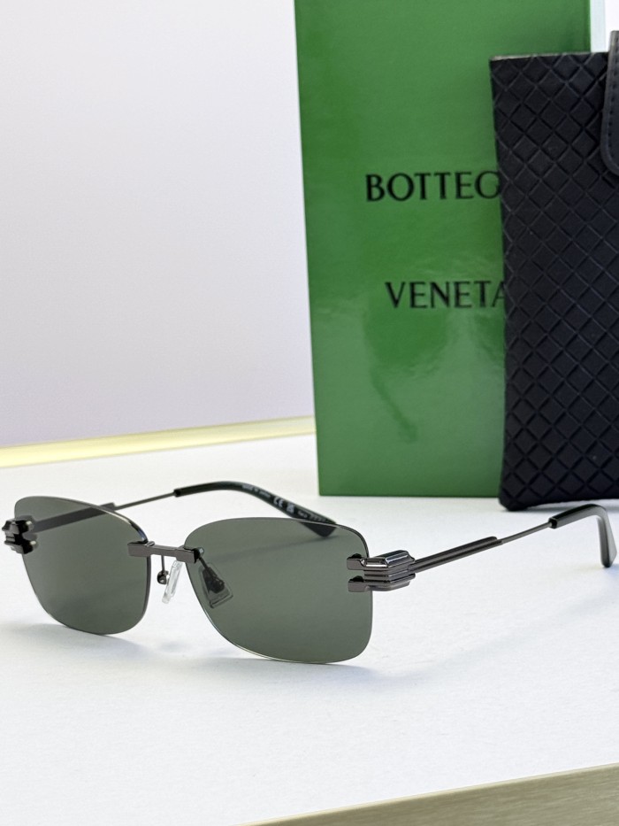 Bottega Veneta Sunglasses BTV3738