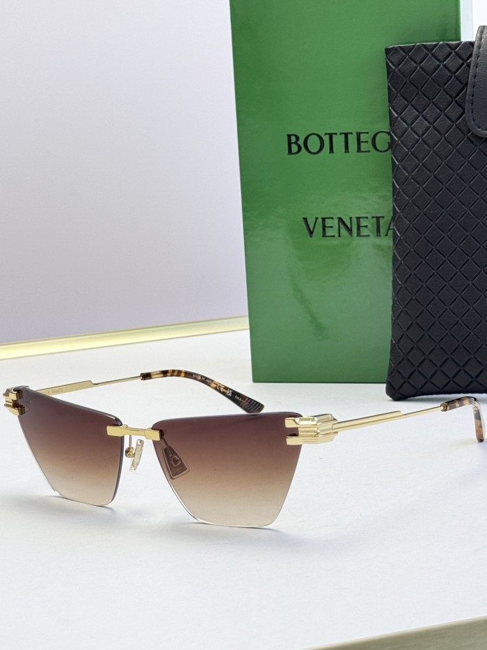 Bottega Veneta Sunglasses BTV3736