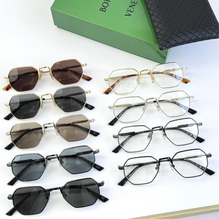 Bottega Veneta Sunglasses BTV3812A