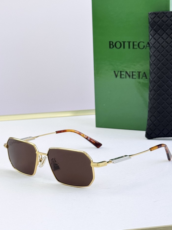 Bottega Veneta Sunglasses BTV3813