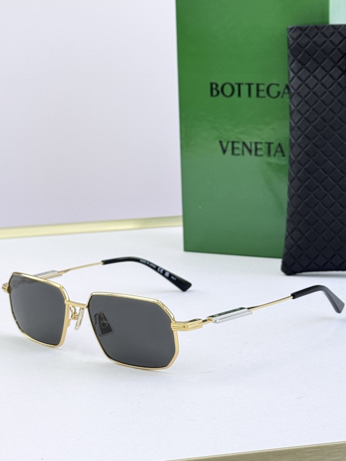 Bottega Veneta Sunglasses BTV3813