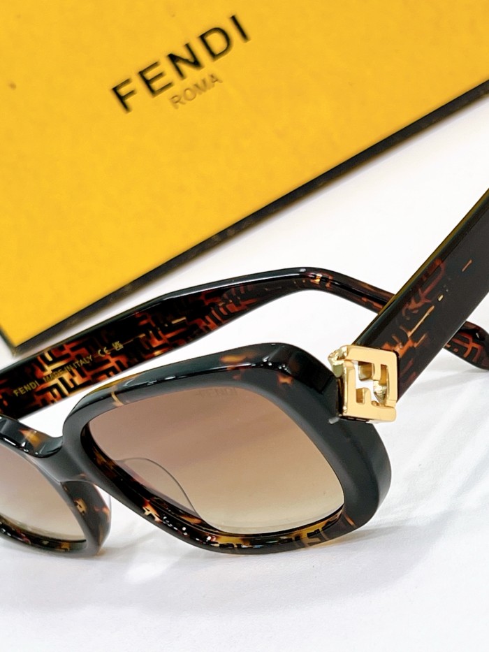 Fendi Sunglasses FD8133