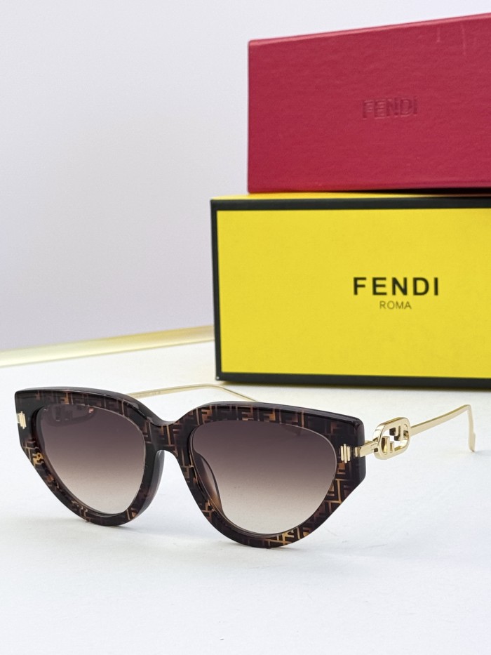 Fendi Sunglasses FE40192I