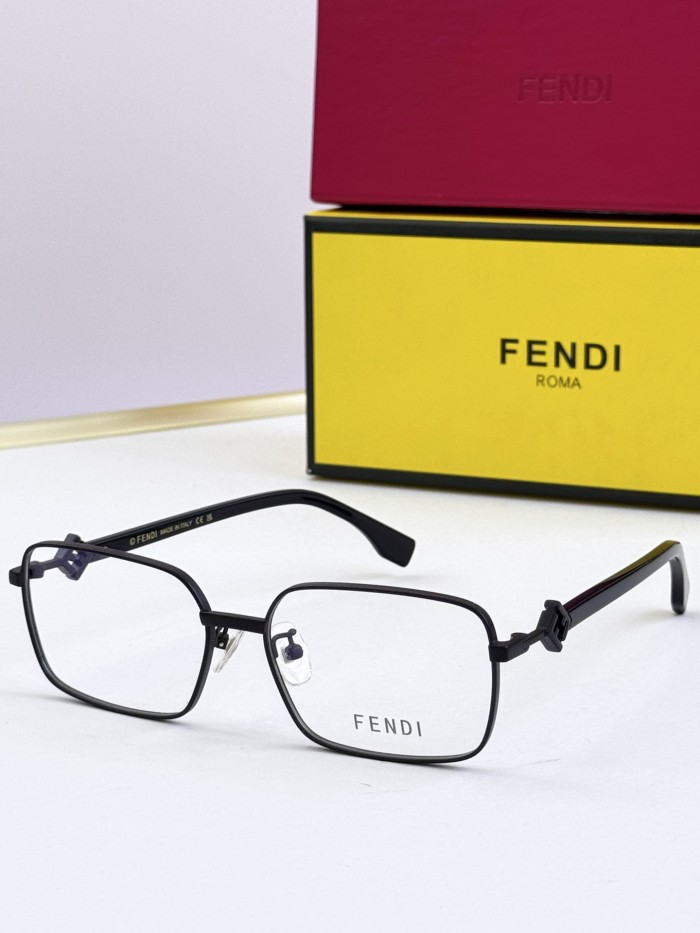 Fendi Sunglasses FE40221U