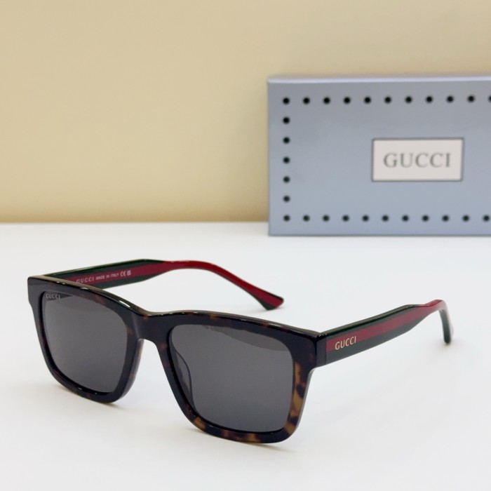 Gucci Sunglasses GG1869S