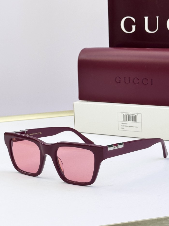 Gucci Sunglasses GG1889
