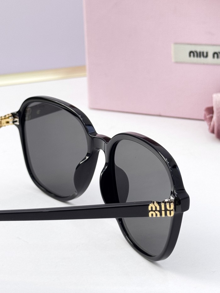Miu Miu Sunglasses SMU B01