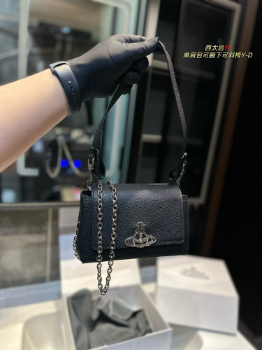 Vivienne Westwood Shoulder Bag 005 DB002 19cm