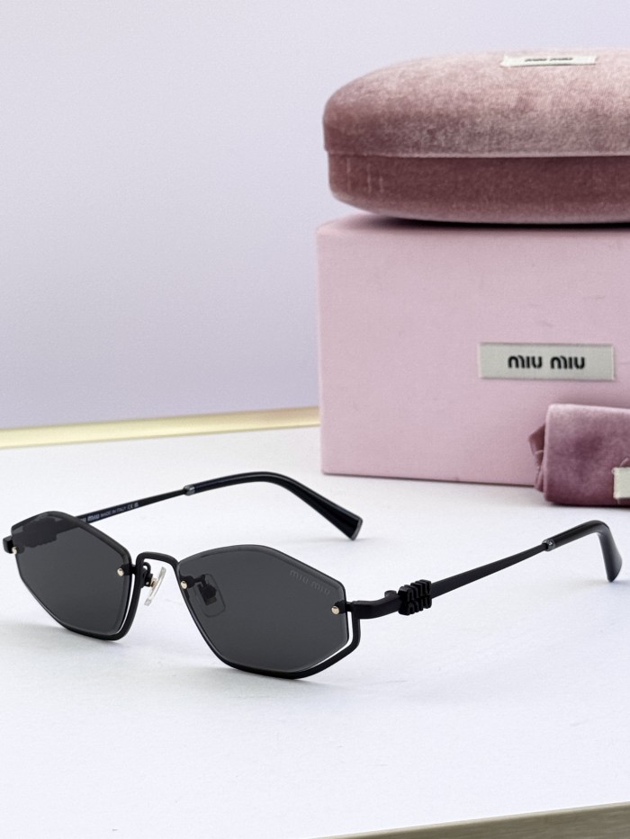 Miu Miu Sunglasses SMU B72