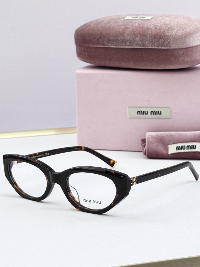 Miu Miu Sunglasses SMU B18