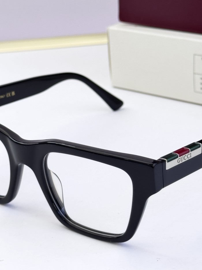 Gucci Sunglasses GG1889