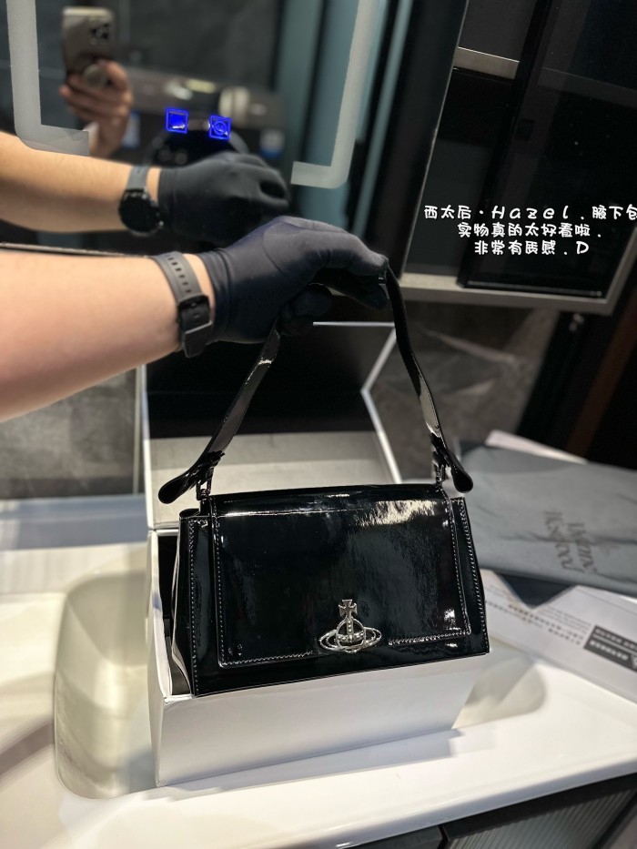 Vivienne Westwood Shoulder Bag 006 DB012 26cm