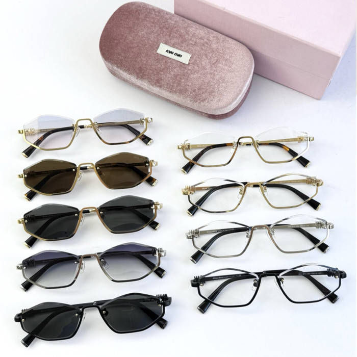 Miu Miu Sunglasses SMU B72