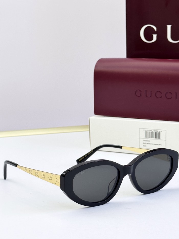 Gucci Sunglasses GG2215S