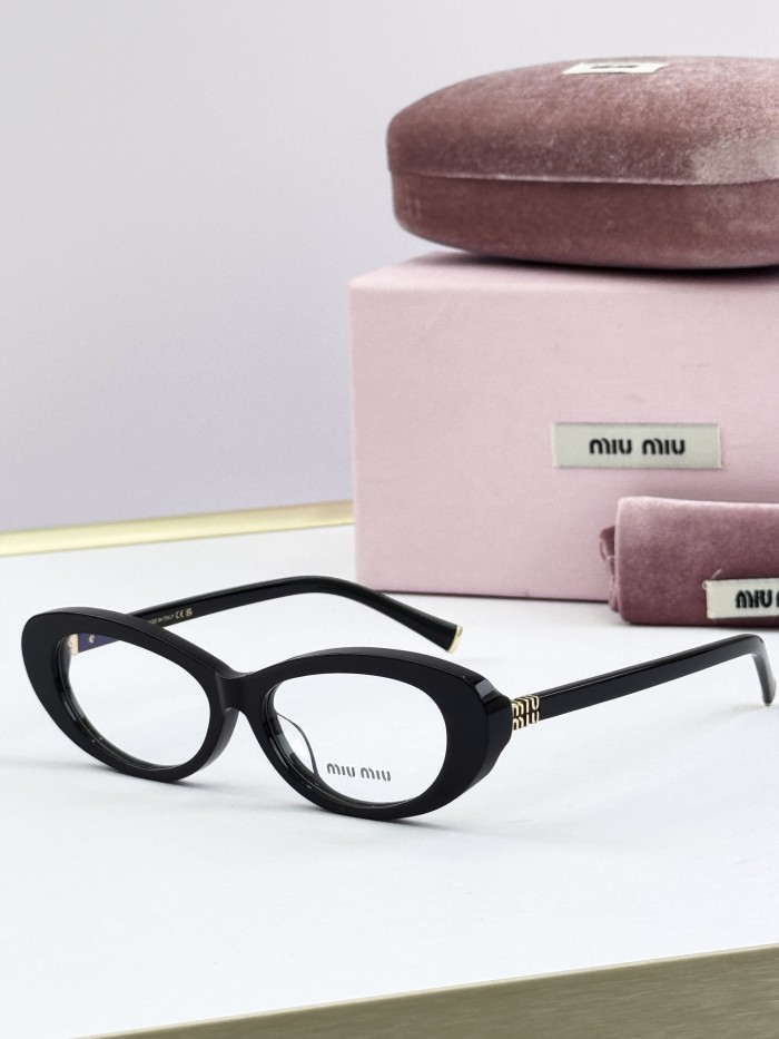 Miu Miu Sunglasses SMU B16