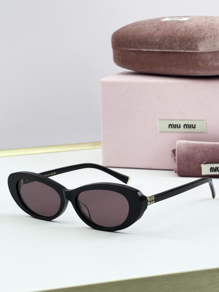 Miu Miu Sunglasses SMU B16