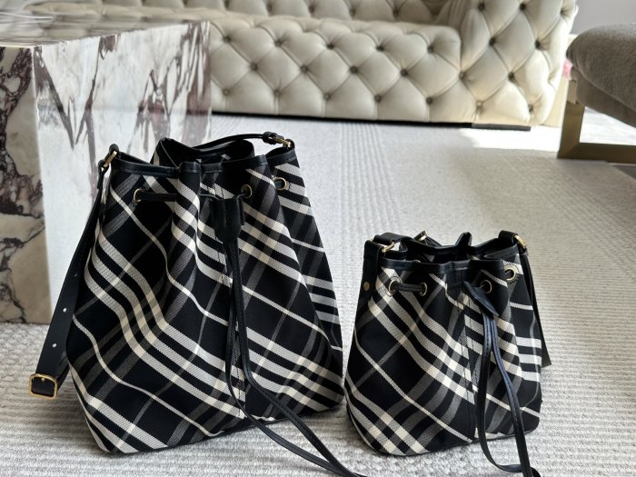 Burberry Bucket Bag 018 DB071581 20-26cm