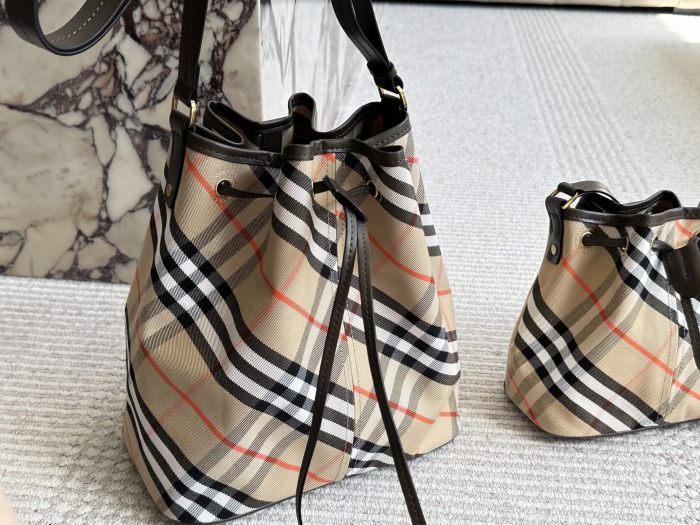 Burberry Bucket Bag 018 DB071581 20-26cm