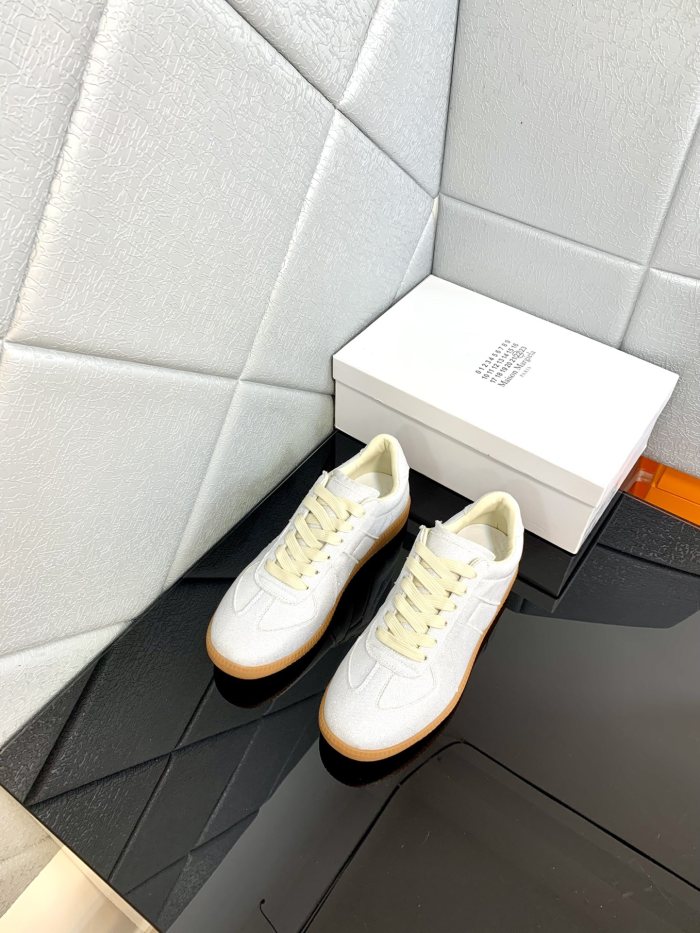 Maison Margiela Casual shoes 001 HL072