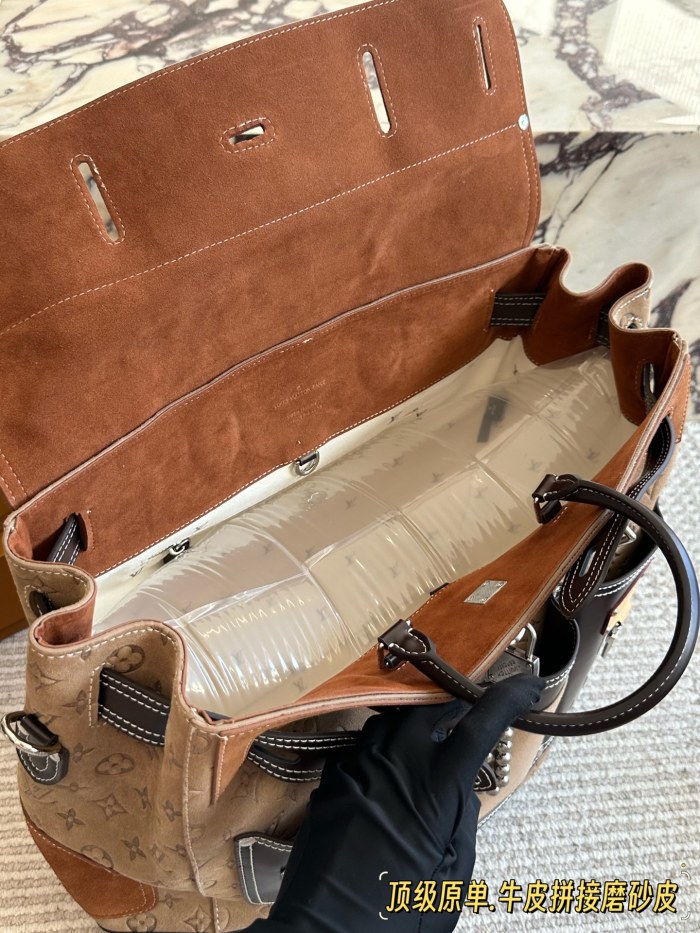 LV Backpack 246 DB007 40cm