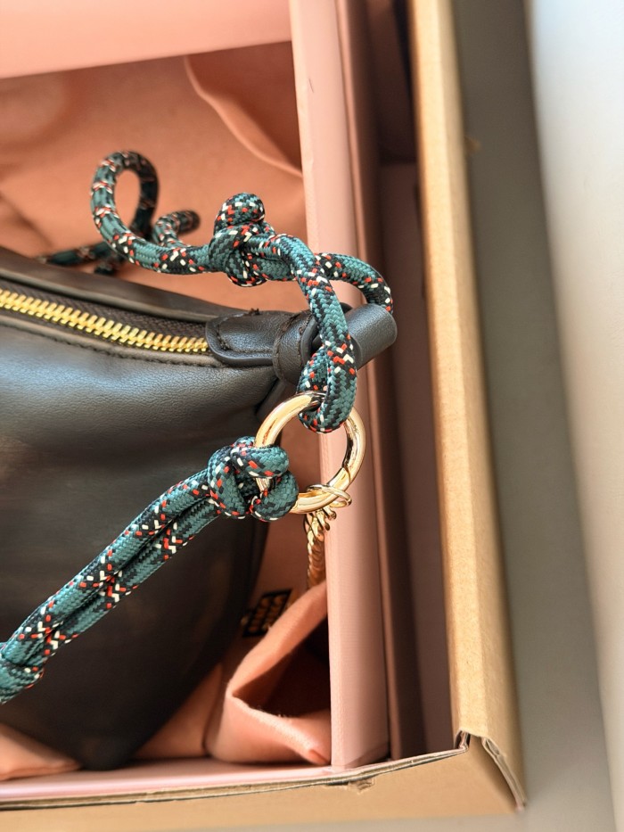 Miu Miu Shoulder Bag 022 DB522 18cm