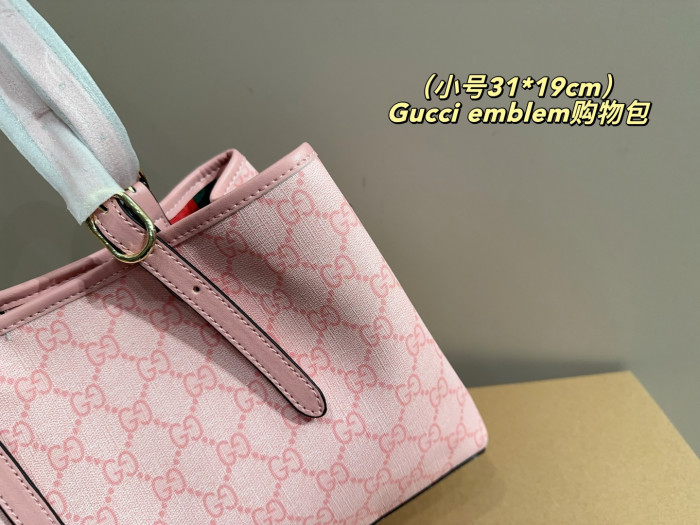 Gucci Emblem Tote 014 DB071 31-37cm