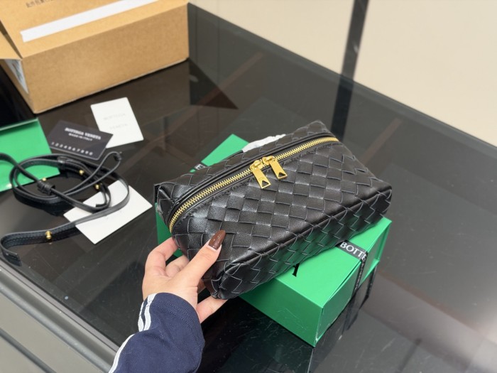 Bottega Veneta Handbag 009 DB022 23cm