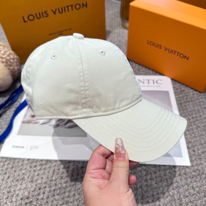 LV Hats & Caps 010
