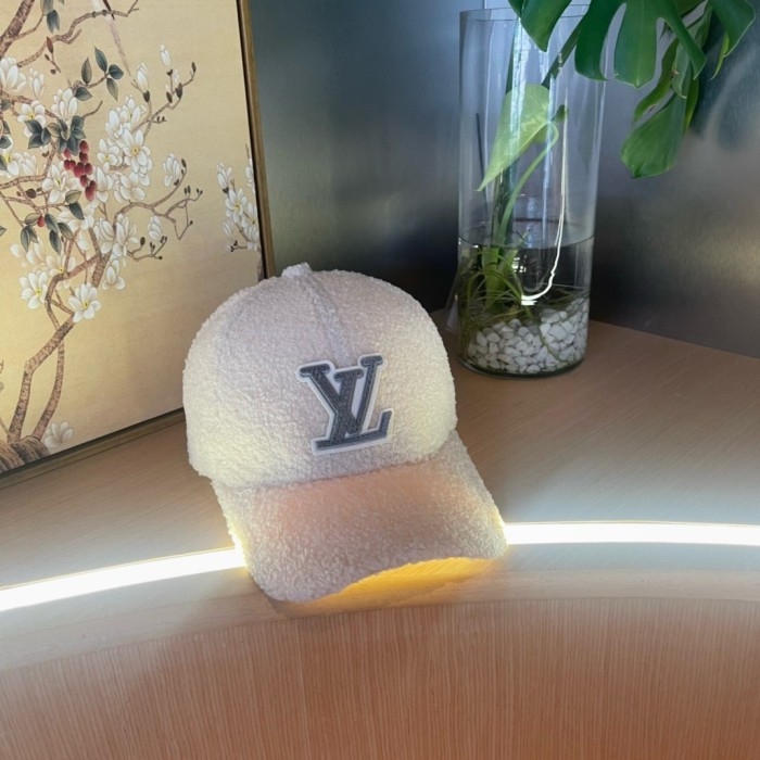 LV Hats & Caps 018